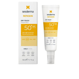 Protectie solara cu efect matifiant pentru ten uscat Sesderma REPASKIN FACIAL SPF50+ 50 ml